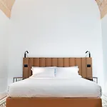 בית הארחה Le Vie Del Centro Luxury 4*