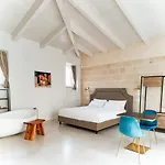 בית הארחה Le Vie Del Centro Luxury מטרה