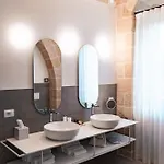 בית הארחה Le Vie Del Centro Luxury 4*