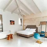 בית הארחה Le Vie Del Centro Luxury 4*