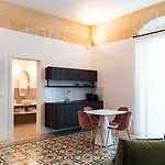 בית הארחה Le Vie Del Centro Luxury מטרה
